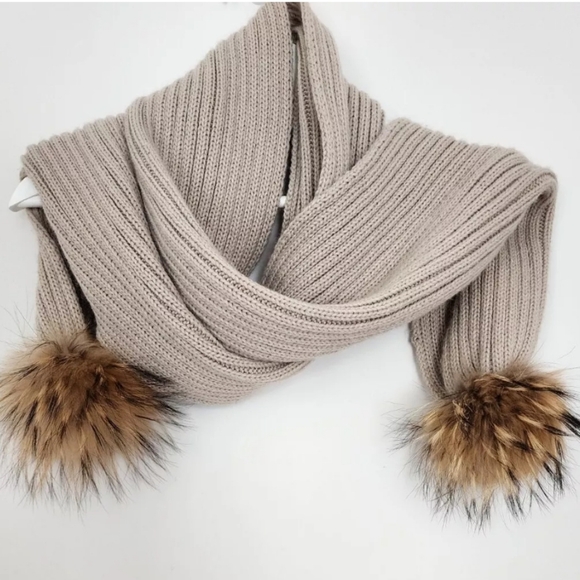 Real fur pom pom knitted oversized wide soft scarf - Picture 8 of 9